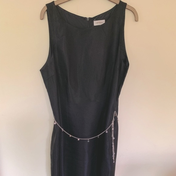 Black shiny linen midi prom party dress sleeveless silver metal chain belt US 10 - Picture 7 of 16